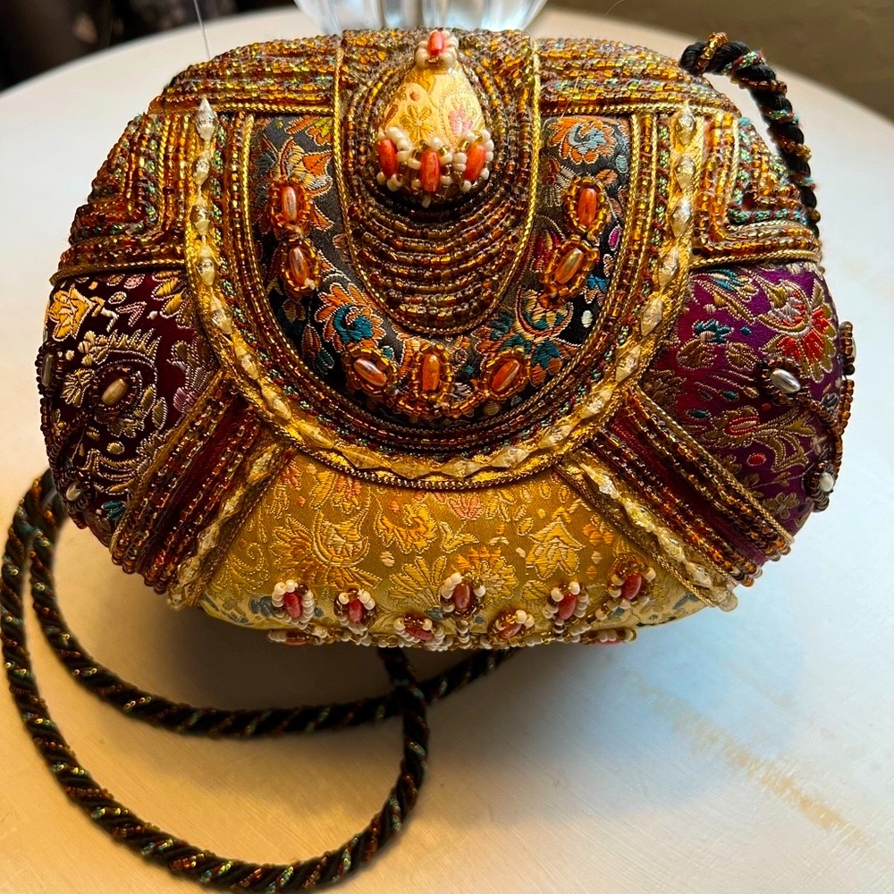 Beautiful beaded Mary Francis handbag. NWOT.